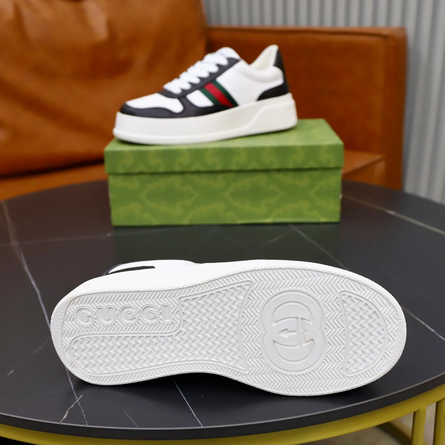 Ex-factory price: 400💰🙅‍♂️🙅‍♂️🙅‍♂️ Brand: GUCCI Standard code: 38-44 (45 customized) Grade: Same as the official website Material: Original leather stitching brand cloth Comfortable and breathable sheepskin lining Lightweight and wear-resistant outsole Style category: Men's fashionable casual shoes Sports shoes Distinguished luxury brand elements Top luxury Color: actual picture color